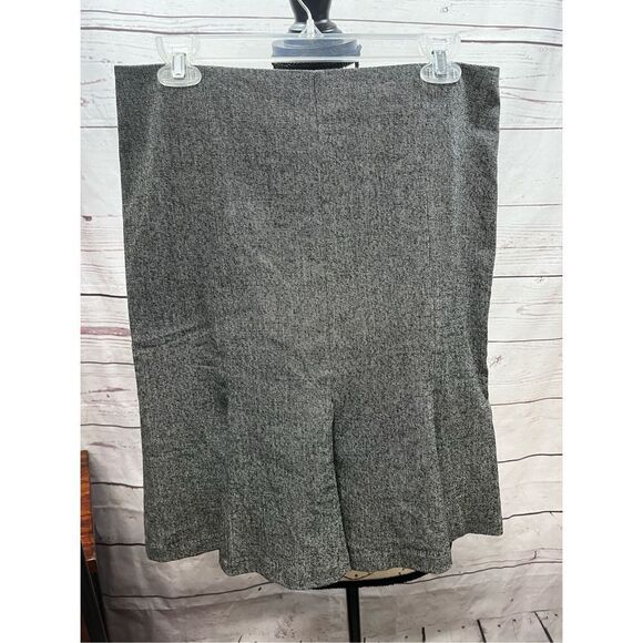 White House Black Market Dresses & Skirts - White‎ House Black Market Gray Tweed Career Skirt - Women's Size 6